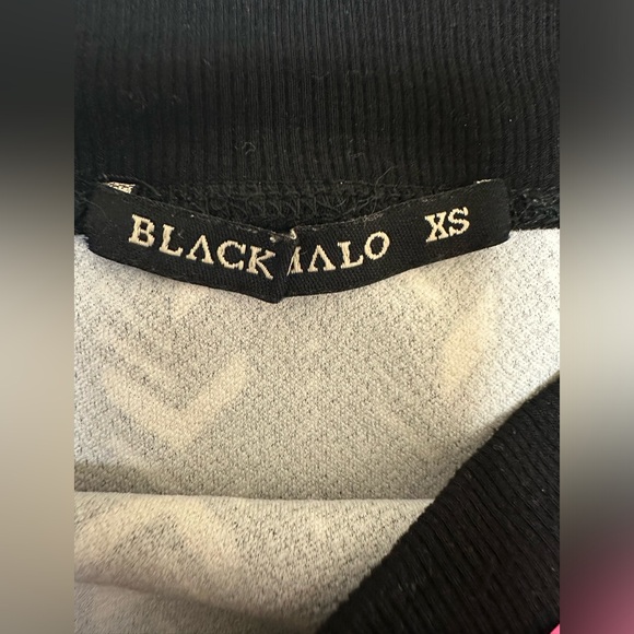 Pressly Two Piece Set in Black Chevron
Black Halo🪻 - Picture 15 of 16